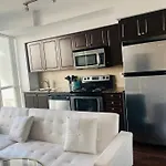 Unique 1 Bedroom Condo By Lakeshore Downtown Toronto & Cn Tower
