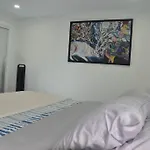 Entire Basement - 5 Guests 2 Bedrooms 3 Beds