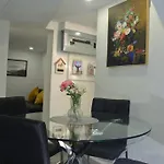 Entire Basement - 5 Guests 2 Bedrooms 3 Beds