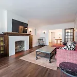 Beautiful And Spacious Luxury Home