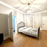 O Canada Guest House