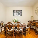 Cozy 5 Bedroom House In Downtown Toronto By Globalstay
