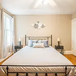Cozy 5 Bedroom House In Downtown Toronto By Globalstay