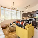 Luxury Suite With Private Terrace Downtown Toronto