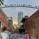 Superb Spacious Loft Old Toronto Near Distillery District