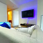Cozy One Bedroom Unit With Balcony