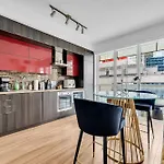 Estate 1 Bedroom Condo Front Street West