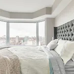 Yorkville Luxury 2 Bedroom & Parking