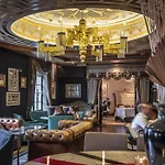 Windsor Arms Hotel