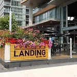 Stylish Condo Downtown Near Cn Tower - Free Parking