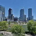 Stylish Condo Downtown Near Cn Tower - Free Parking