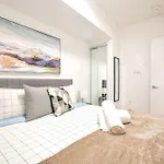 Modern 2Br Apartment - Near Downtown