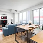 Perfect Condo Sleeps 4 Across From Cn Tower!