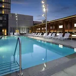 Comfort 300 Front Suites Near Rogers Centre & Free Parking