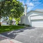 4 Bedrooms Or 2 Bedrooms House Near Fairview Mall And 401 & Dvp