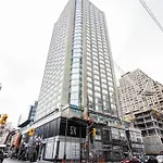 Elegant 2 Bedroom, 2 Bathroom Downtown Retreat With Superior Views