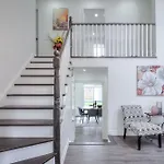 Luxury 5Br Villa In Scarborough