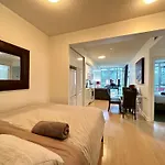 1Bdrm Plus Den With 2 Real Beds Plus Sofabed & Terrace & Parking