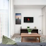 Midsize 1Bd Condo In Downtown Core