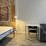 Spacious Urban Retreat Queen Bed & Sofa Bed Near Finch Subway Sleeps 4