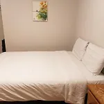 Cozy Private Rm Heart Of North York Free Parking Full Kitchen Close To Downtown