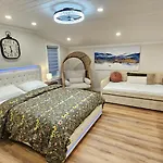 Luxury Family House 3 Beds, 1 Bath, 5 Guest