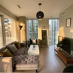 Stunning Suite In Downtown Perfect For Businesses Trips And Small Families
