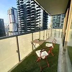 Stunning Suite In Downtown Perfect For Businesses Trips And Small Families