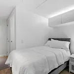 Luxurious Suite In Yorkville