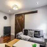 Modern City Suite With Rooftop Patios