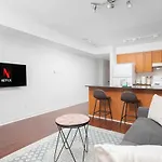 Lovely Studio In Downtown To Yonge Dundas Square