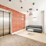 Spacious 2Br Apartment - Regent Park Near Downtown