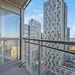 Elegant Condo, Toronto Views , Cityplace Downtown
