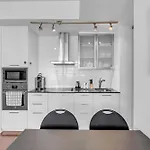 Elegant Rogers Center Suites With 1 Free Parking