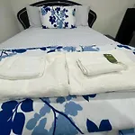 Cozy Basement Room With Free Parking In Toronto