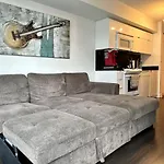 Perfect Location - Comfy Suite