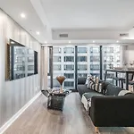 The Estate - Yorkville - Indoor Pool & Hot Tub