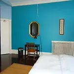 Spadina 11 Guesthouse
