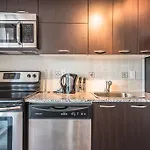 Apartment Near Rogers Centre