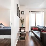 Apartment Near Rogers Centre