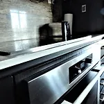 Tvhr - Luxury Condos In Heart Of Downtown