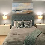 Simply Comfort. Amazing Downtown Apartments