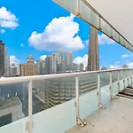 Deluxe Executive Suites - Front St - Multiple Suites Available