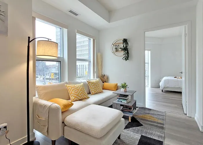 Lovely 3 Bedrooms In University Of Toronto