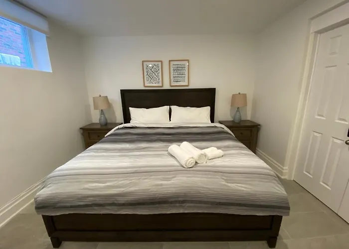 Yorkmills And Bayview !Bb Spacious And Stylish Private Bedroom With Shared Bathroom