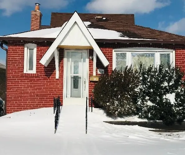 Bungalow 3 Bedrooms Space Share Toronto Canada