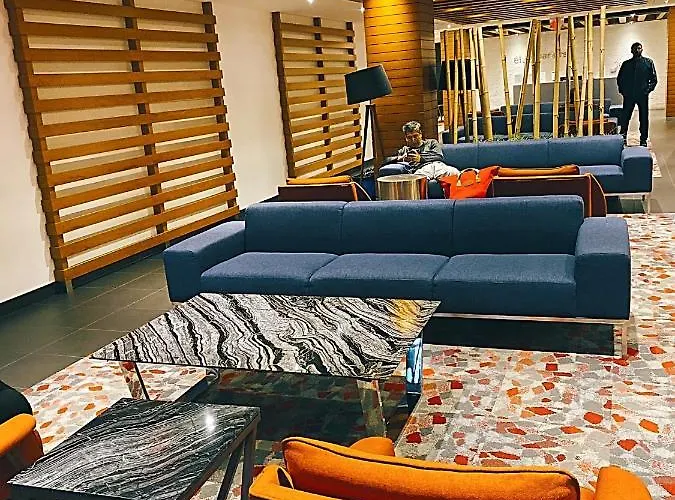 Luxurious Condo In The Center Of Downtown