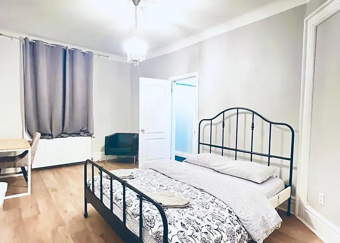 O Canada Guest House