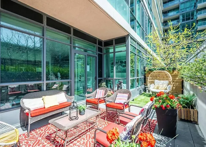 Luxury Suite With Private Terrace Downtown Toronto