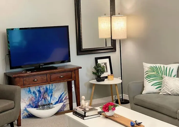 Superb Spacious Loft Old Toronto Near Distillery District